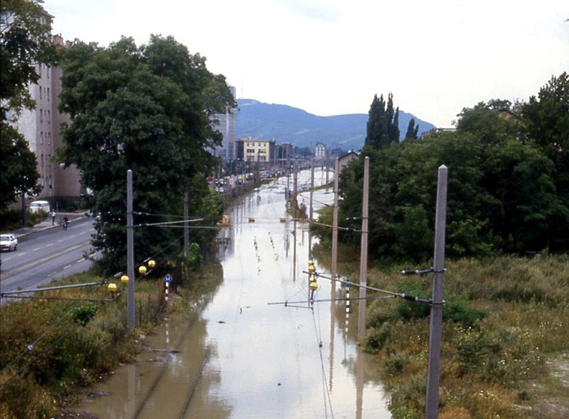 Hochwasser Am Handelskai Historische Fotos Zeitensprunge Wien Einst Und Jetzt